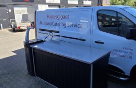Uitgifte buffet met rvs blad